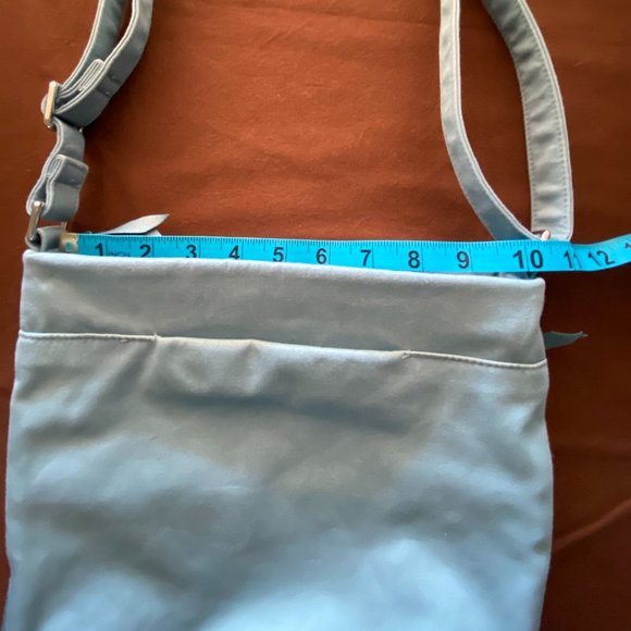 VERA BRADLEY OVER SHOULDER LITE BLUE - Picture 4 of 5